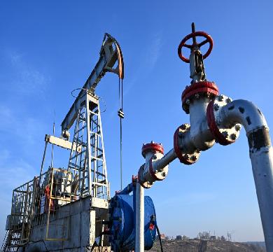 اسعار البترول العالمية تنخفض رغم وقف إطلاق النار وخام برنت يسجل 87.93 دولار للبرميل